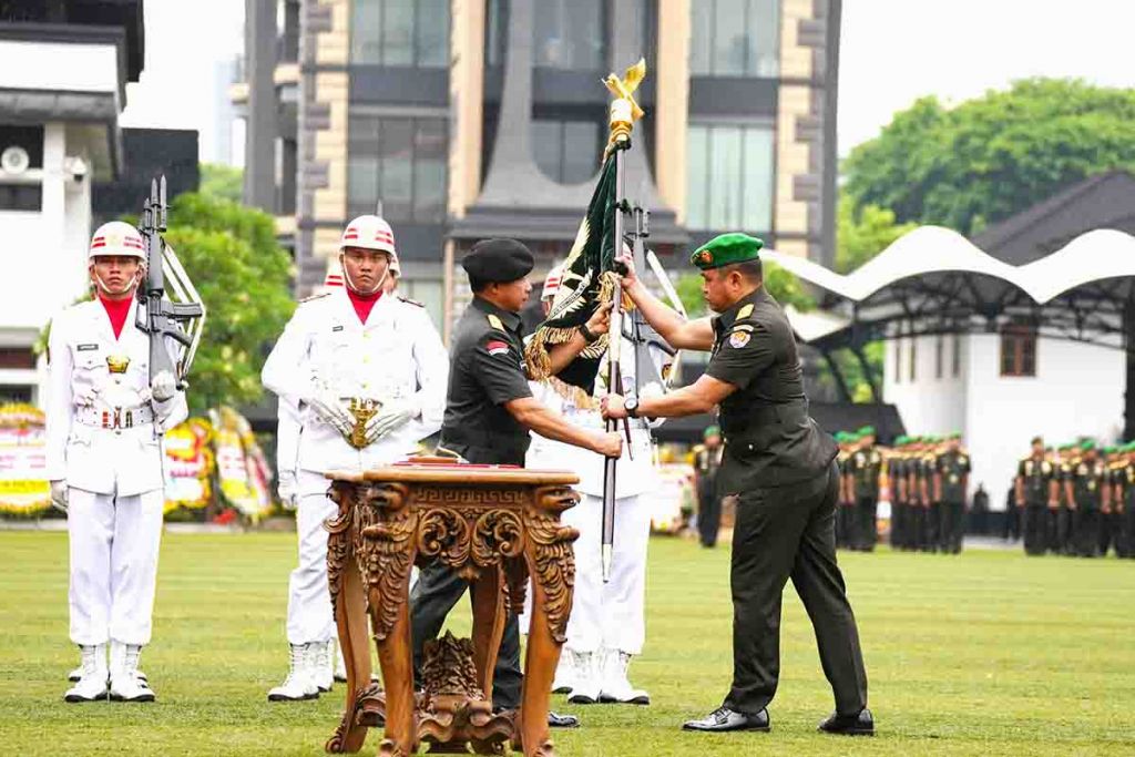 Jenderal TNI Agus Subiyanto secara resmi menyerahkan tongkat estafet kepemimpinan KASAD